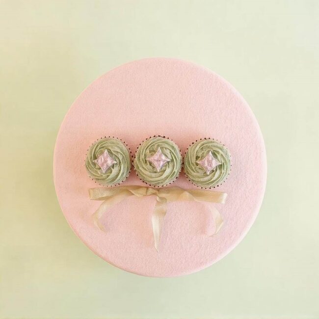 tort z niespodzianką